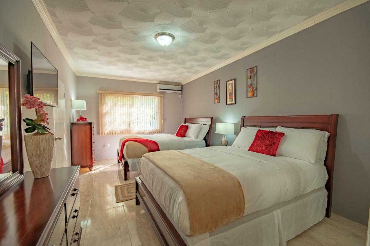 Tropical Escape Villa 奥乔里奥斯 外观 照片